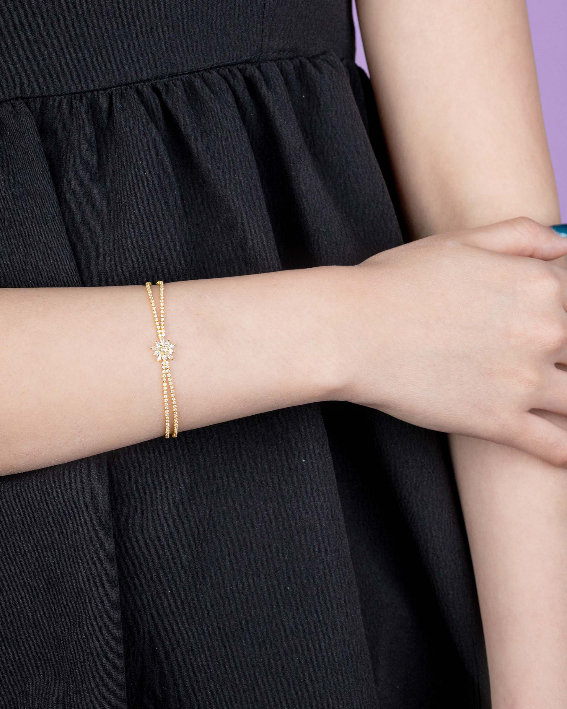 Cady Star Tennis Bracelet in Gold - Image 3