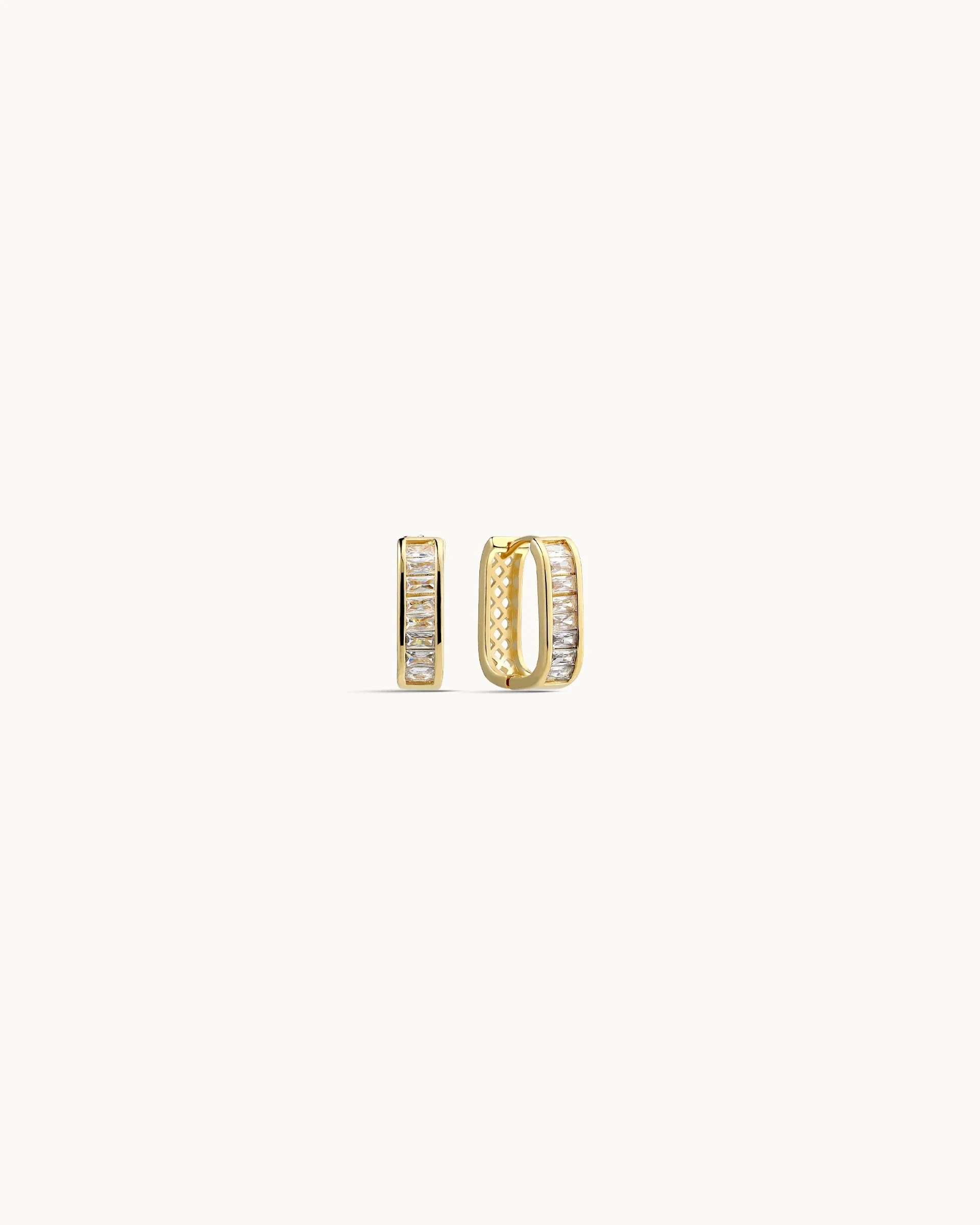 Jenna Hoop Earrings in Gold