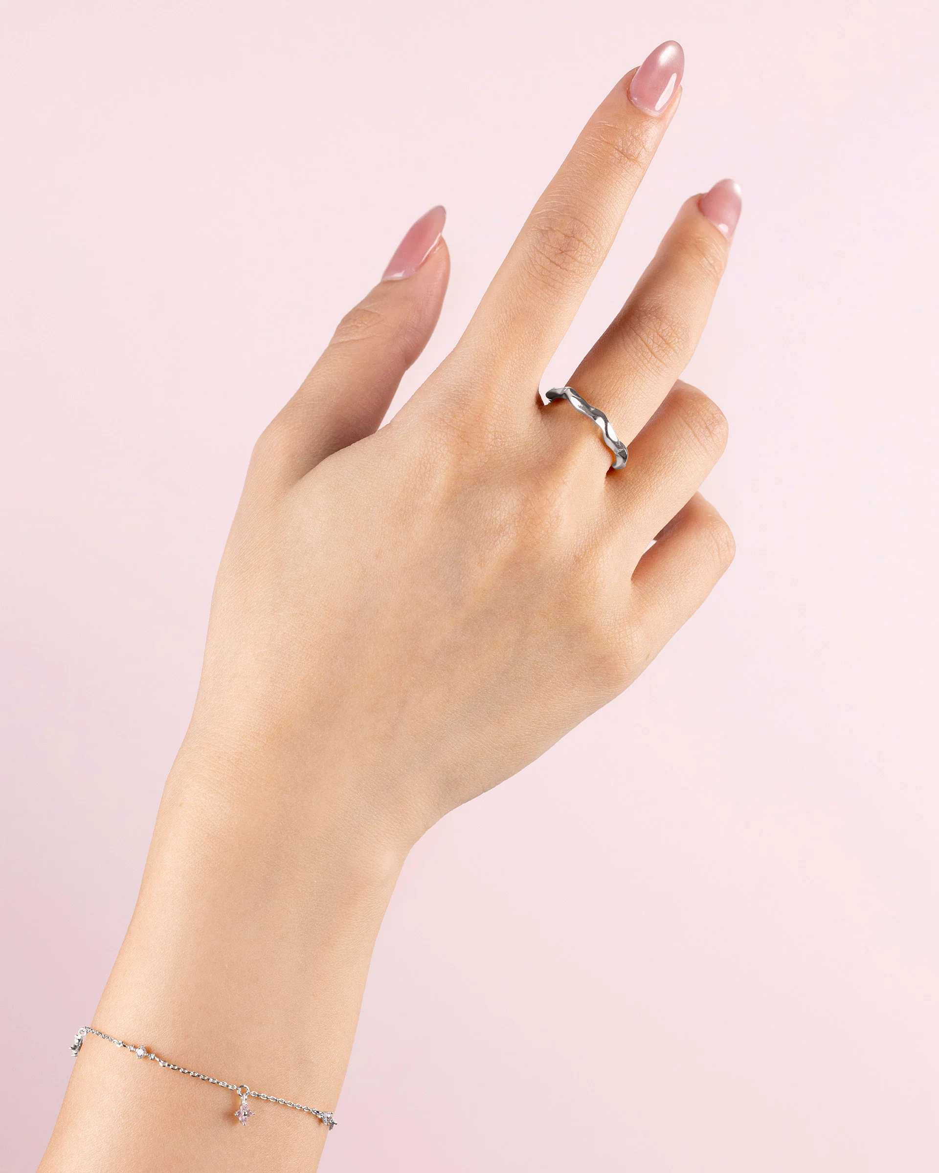 Lilia Wavy Band Ring in Silver - Image 2